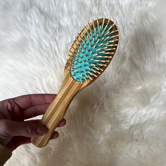 Sugarbear® Hair, Gentle Detangling Bamboo Hair Brush - Picture 6 of 8